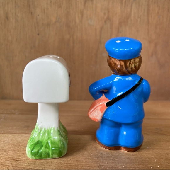 Vintage Mailman and Mailbox Salt & Pepper Shaker Set - Picture 4 of 5